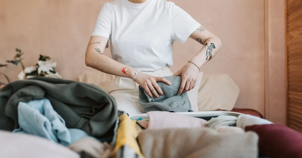 Comment voyager léger et durable : astuces essentielles