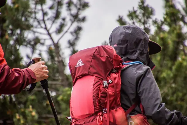 Comment voyager léger : 10 astuces incontournables