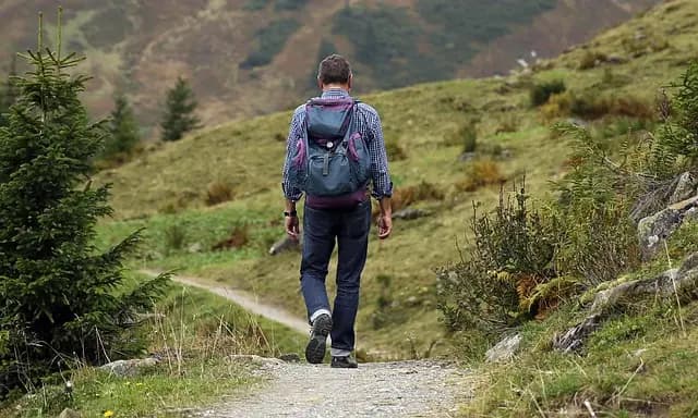 Comment bien choisir votre sac à dos pour l'aventure